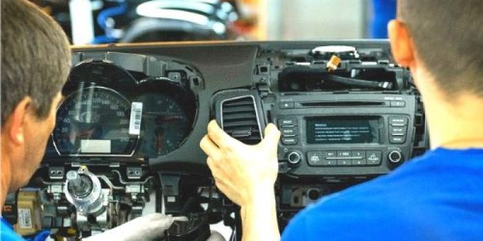 робота з автозапчастинами, вироблення панелі приборів, робота в польщі
